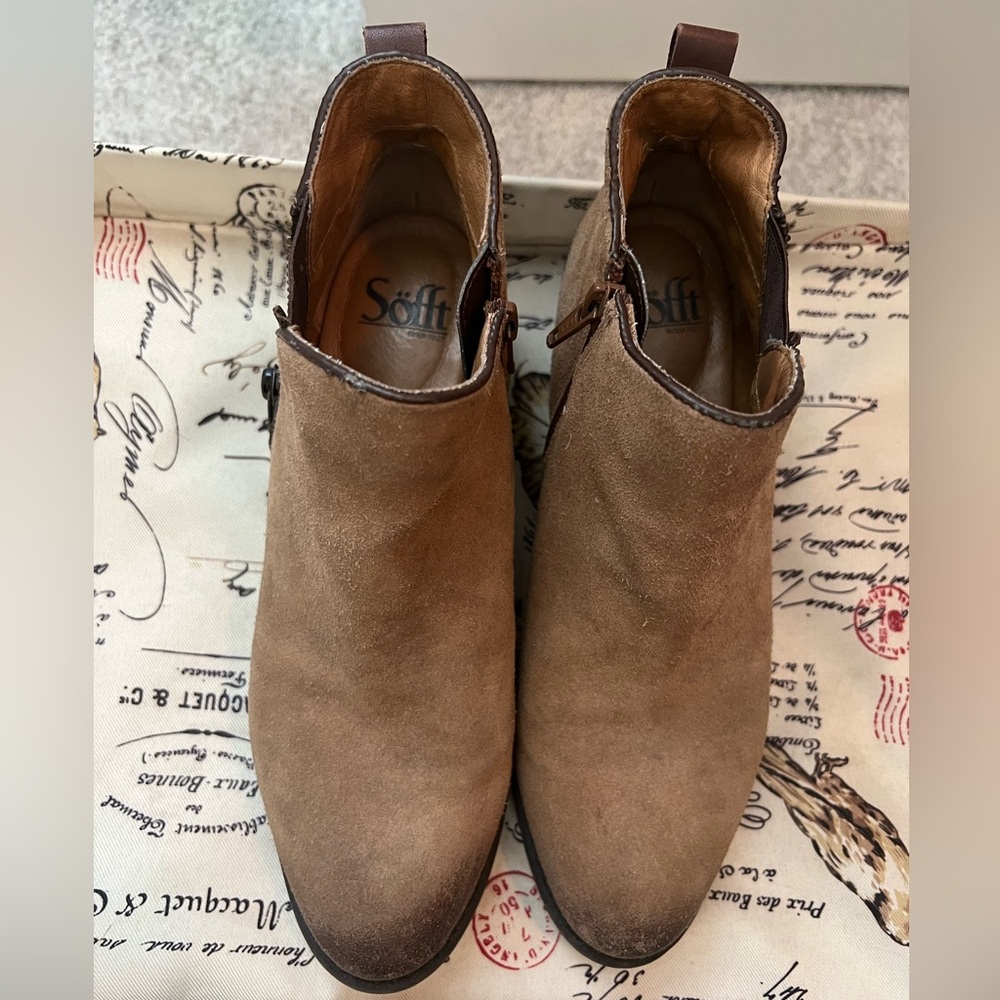 Sofft Havana Brown Suede Booties Size 7.5